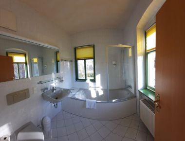 Hotelzimmer Dresden Bad Aussattung